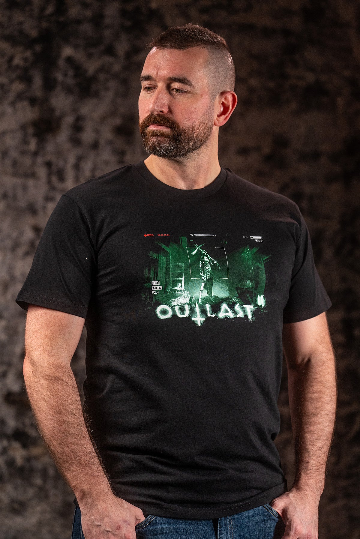 T-Shirt Outlast 2